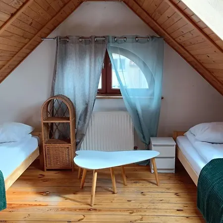 アパート Dom Wypoczynkowy Rybnicka - グディニャ